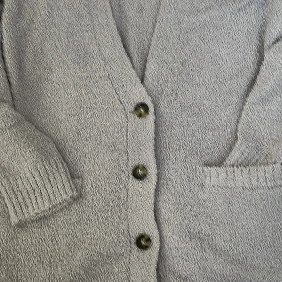 UGG JOSELYN CARDIGAN ~NWT~ size medium - Picture 3 of 5